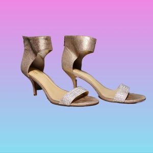 Two-tone Print & Metallic Pump